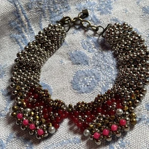 Pam Hiran Anthropologie moderne Perlen Damen Statement Halskette rot - Bild 1 von 3
