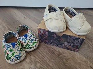Set of 2 TOMS Infants Tiny Classic Canvas Slip On Shoes Size 2 NEW!! - Picture 1 of 4