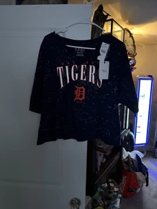 Women's WEAR by Erin Andrews Navy Detroit Tigers T-Shirt - Picture 1 of 6
