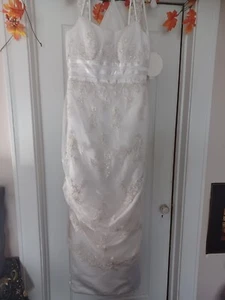 David's Bridal White Tulle Lace Appliques Pearls Wedding Dress Size 8 - Picture 1 of 2