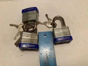 NEW (OPEN BOX)  SET OF 3 KEYED ALIKE 1" W X 2" L LAMINATED PADLOCKS / W 6 KEYS - Picture 1 of 5