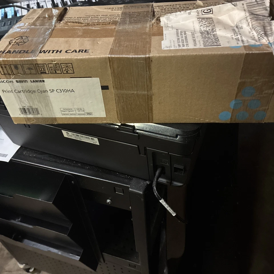 Nuevo cartucho de impresión de tóner cian Ricoh SP C310HA SP C231 C232 C242 OEM genuino Foto 1 de 1