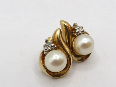 LADIES PAIR of 10k YELLOW GOLD CULTURED PEARL (5.3mm) EARRINGS w 2 S.C DIAMONDS* - Image 1 of 4