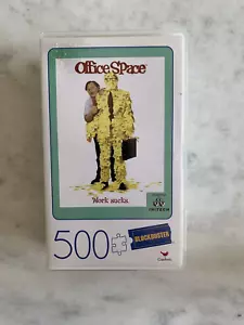 NUEVO Rompecabezas de 500 piezas para espacio de oficina en plástico retro Blockbuster VHS estuche de video - Imagen 1 de 4