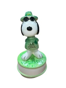 Vintage Peanuts Schmid Snoopy Joe Cool St Patrick’s Day Ceramic Music Box - Picture 1 of 5