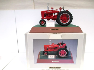 SPEC CAST - McCORMICK-DEERING FARMALL M FARM TRACTOR - BEST OF SHOW - 1/16 RESIN - Image 1 of 4
