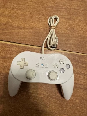 White Nintendo Wii Classic Pro video game controller RVL-005 - Image 1 of 4