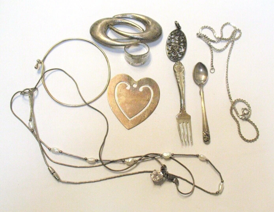 VINTAGE JEWELRY LOT OF 9 PIECES MOSTLY STERLING SILVER 43.2 GRAMS - Image 1 of 1