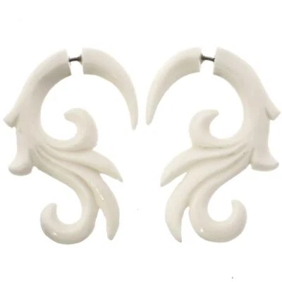 Pendientes postes de joyería étnica talla tribal hueso blanco calibre falso, 1 11/16" Foto 1 de 2