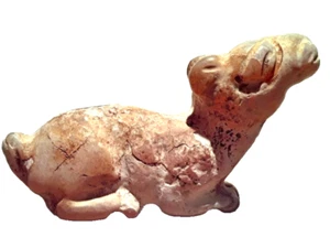Period Hongshan Agate sheep or Camel figure - Picture 1 of 11