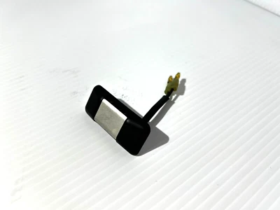 1983-1989 MITSUBISHI STARION CHRYSLER CONQUEST OEM SENSOR DE CONTROLE CLIMÁTICO PRETO - Imagem 1 de 3