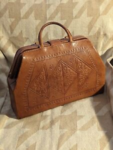 Vintage Handbag 1960s Vintage Tooled Leather Doctors large bag satchel tan vgc
