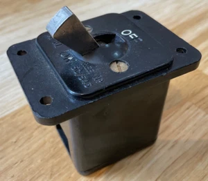 VINTAGE RAF AIR MINISTRY AIRCRAFT 2 WAY SWITCH - 5C/543 - SPITFIRE ETC - Picture 1 of 5