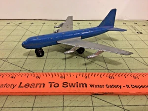 Vintage Tootsietoy die cast Boeing 707 toy airplane as-is - Picture 1 of 5