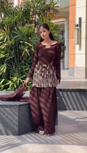 Ethno Look reines Faux Georgette Top und Farshi Pent mit Dupatta für Hochzeit - Bild 1 von 14