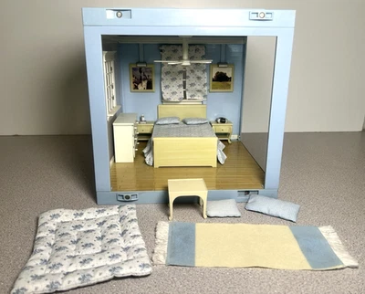 LAURA ASHLEY Decoración Habitación por Habitación Casa de Muñecas DORMITORIO AZUL CON Accesorios Foto 1 de 4