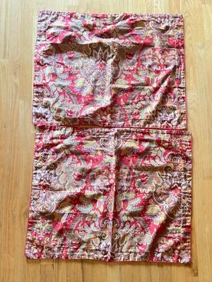 Raymond Waites Antiguo Reino Rojo Estándar Almohada Fundas Algodón Satén Par Estuche Foto 1 de 4