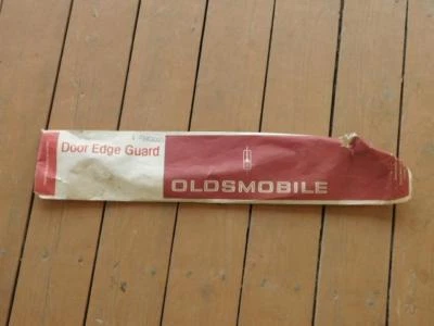Protector de borde de puerta Oldsmobile 983021 1969 todas las 4 puertas excepto F85, 98, Toronado nuevo de stock Foto 1 de 3