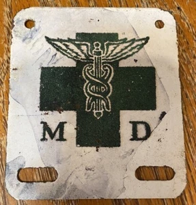 Vintage MD Medic Medical Doctor LICENSE PLATE Sign TOPPER Auto Emblem - Picture 1 of 4