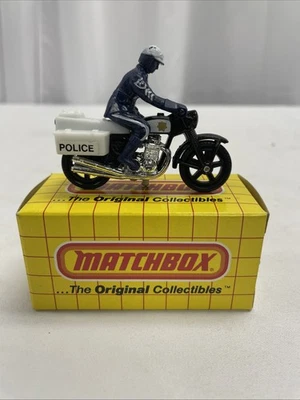 Matchbox Superfast MB33 Police Motorcycle & Rider - Image 1 of 4