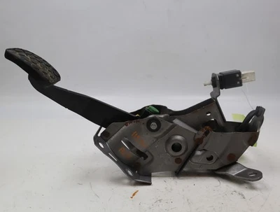 Pedale de frein occasion MAZDA MX5 III phase 1 - 1.8i 126ch - - Photo 1/4