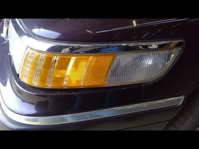 Driver Park Light Side Marker Fits 92-94 GRAND MARQUIS,with wire/plugs cut-off~~ - Image 1 of 4
