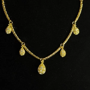 Collar Colgante Lágrima Cristal Tono Dorado Nolan Miller Cadena Ajustable - Imagen 1 de 6