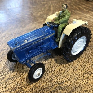 BRITAINS 1:32 Diecast Model Ford 6600 Farm Tractor With Driver - Picture 1 of 6