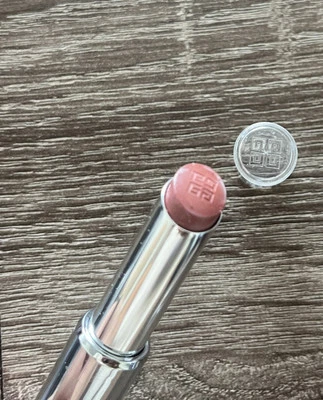 Givenchy Rose Perfecto бальзам для губ в 111 «Мягкая обнаженная» тестер увлажняющий увлажняющий - Изображение 1 из 4