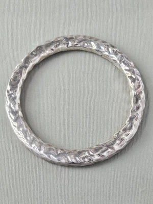 Brazalete Brazalete Modernista Simon Sebbag 925 SSD Martillado Plata de Ley 2.5" Foto 1 de 4