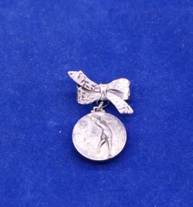Vintage Women's Golf Medal with Floral Bow, Made in Italy - Picture 1 of 4