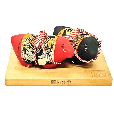 Muñeca de madera japonesa Wishing Zodiac Vaca OX Arte popular Artesanal Dije de la suerte C22 Foto 1 de 4