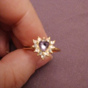 Pink Plastic Heart With Crystal Halo And Gold Plated Ring Sz UK P USA Size 7.5 - Picture 1 of 4
