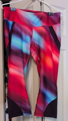 Leggings para mujer Reebok talla grande rojos y multicolores Foto 1 de 4