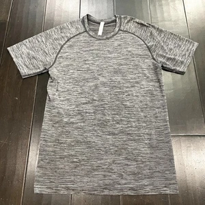Lululemon Metal Vent Tech Short Sleeve Crew Neck Gray Mens Size S - Picture 1 of 3