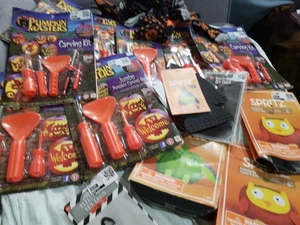 Halloween lot: Pumkin Masters Carving kit, Halloween socks,  Pumpkin craft kit - Picture 1 of 12