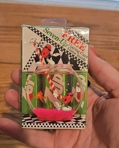 Vintage 7UP Seven Up Spielkarten Werbung Merchandise Soda Neu Versiegelt  - Bild 1 von 6