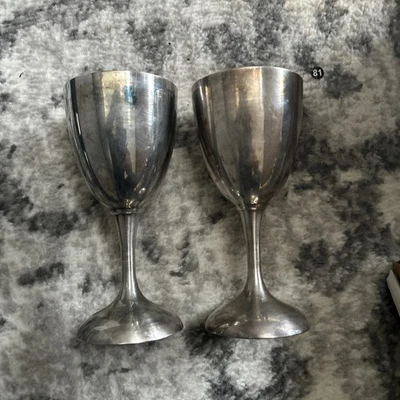 International Silver Co Stemmed 光滑酒杯高脚杯两件套 — 第 1/4 张图片