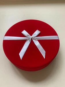 RED NECKLACE JEWELRY BOX - VELOUR - Picture 1 of 3