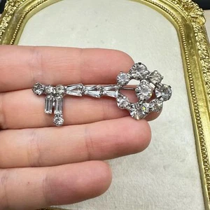 Vintage Jewelry Rhinestone Skeleton Key Brooch Pin - Picture 1 of 3