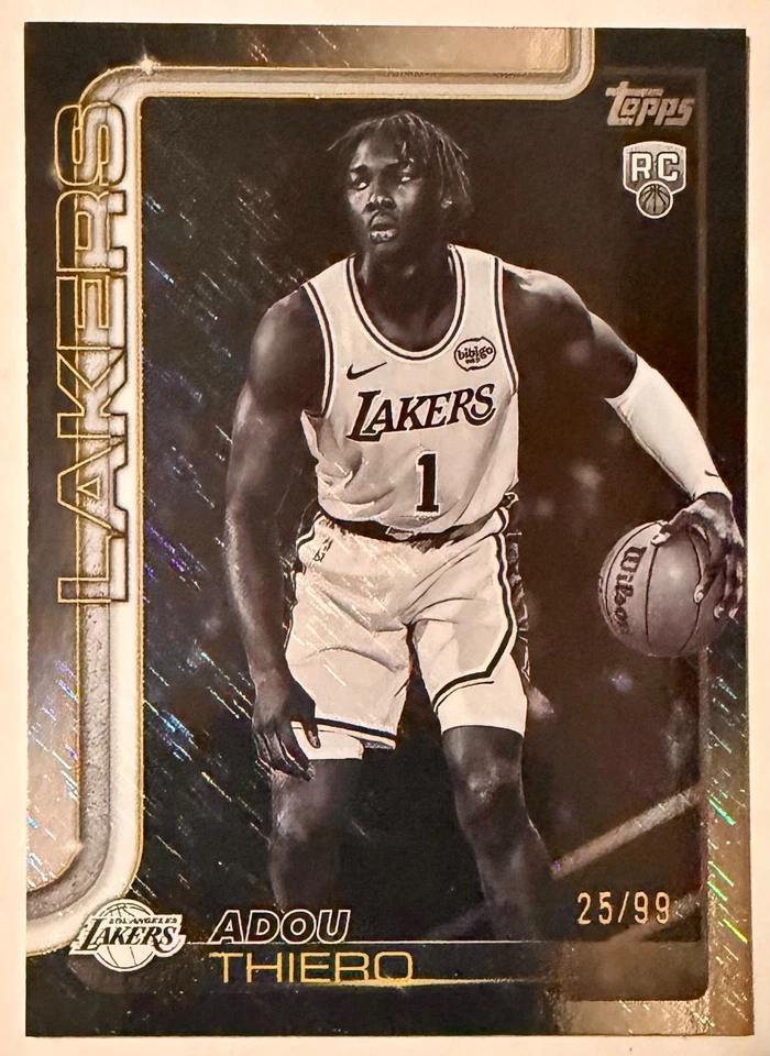2025-26 Topps Adou Thiero RC Blackout Parallel/99 Shimmer Surge Refractor Foto 1 de 1