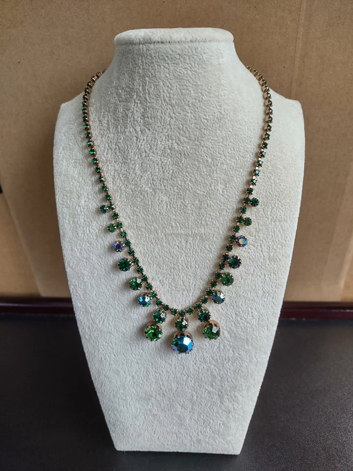 Collar de diamantes de imitación verde esmeralda Foto 1 de 1