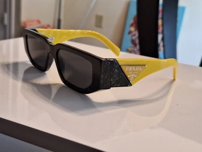 Gafas de sol prada - modelo 09zs - negro/amarillo Foto 1 de 4