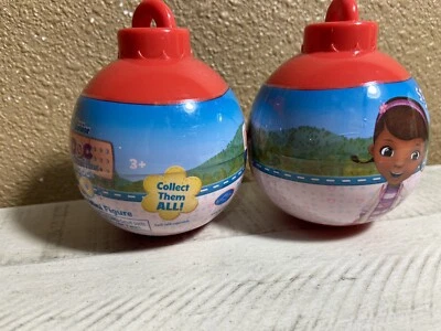 2 de Disney Doc McStuffins Holiday Mini Figura Cápsula, Juguetes para Niños para Edades 3+ Foto 1 de 4