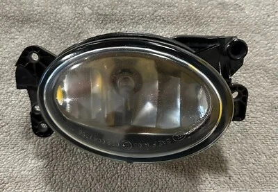 Luz antiniebla izquierda lado del conductor Mercedes-Benz ML550 2008-2012 OEM A 169 820 15 56 Foto 1 de 4