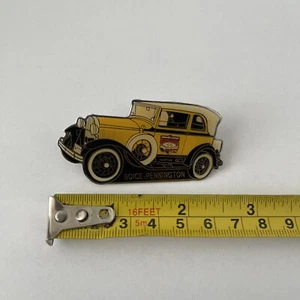 Oldtimer altes Auto gelb Emaille Anstecknadel BOICE-PENNINGTON Racing, Bootlegger - Bild 1 von 4