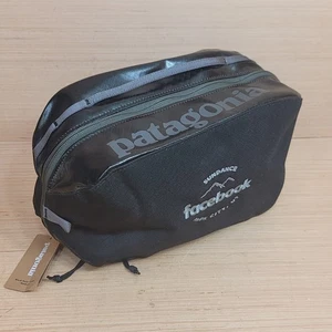 Patagonia Black Hole Cube Medium 6L Black - Facebook Sundance Park City UT Logo - Bild 1 von 14