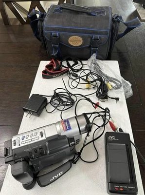 JVC GR-SXM740 600x Zoom Compact Super VHS Camcorder Bundle. Untested - Image 1 of 4