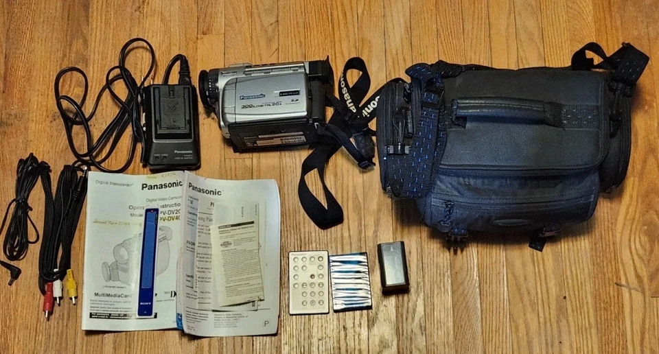 Panasonic Palmcorder PV-DV401D Video Digital Camcorder With Accessories Tested!! - Image 1 of 4