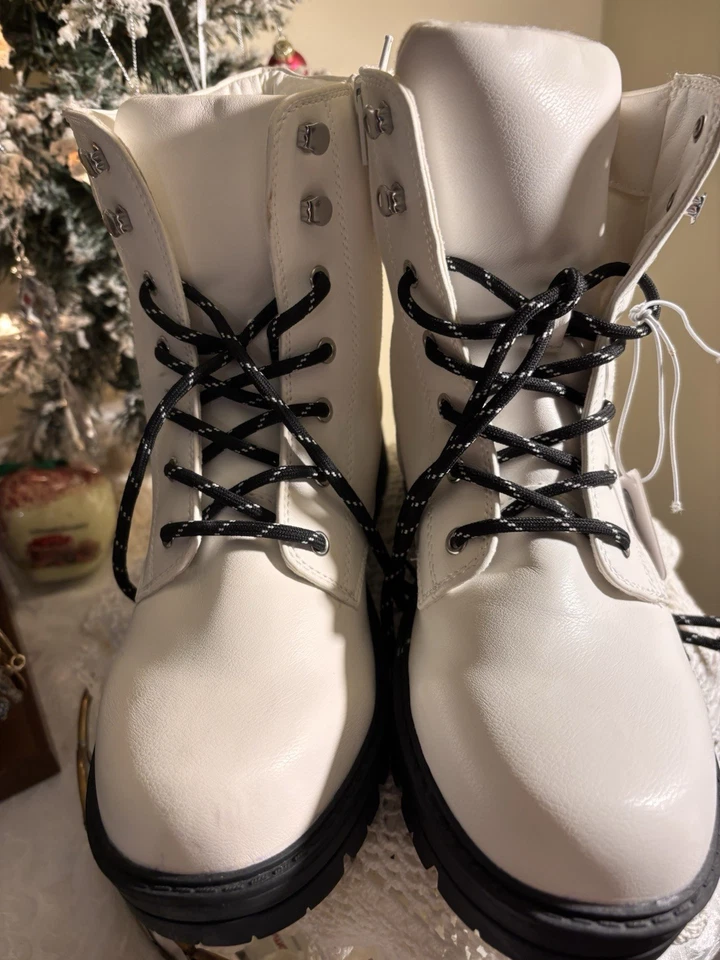 Botas blancas Sugar And Jade imitación cuero negras botas con cordones niñas jóvenes 7 Foto 1 de 4